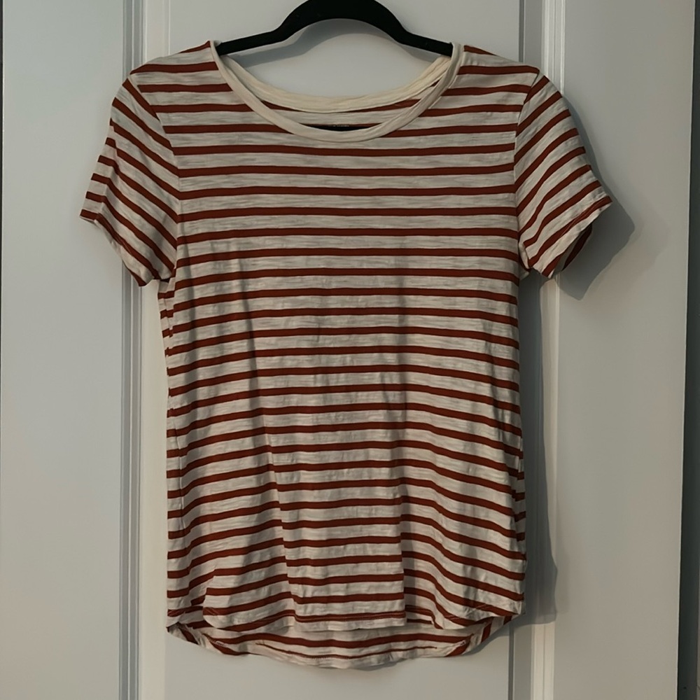 Old Navy tshirt
